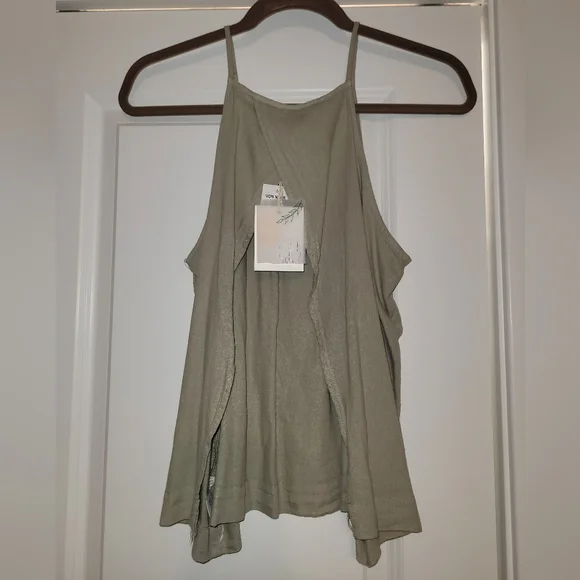 Thread and Supply Split back tank - Picture 2 of 3